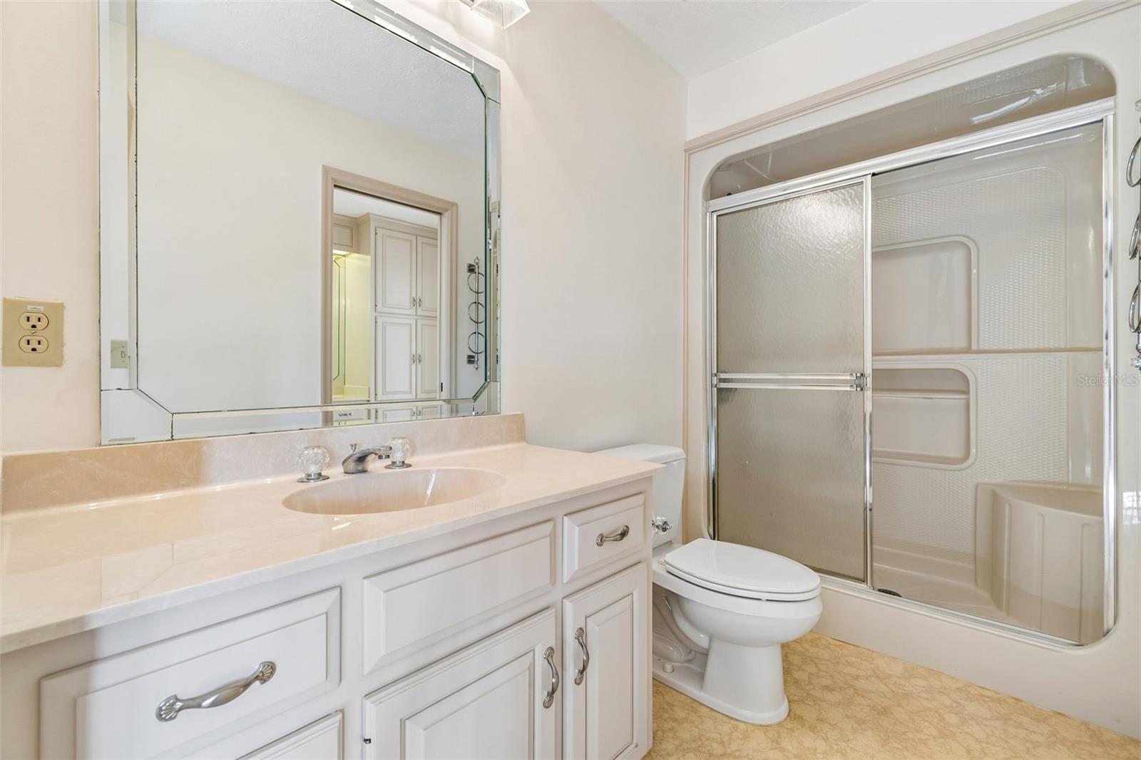 Listing photo id 40 for 2708 Bell Shoals Road