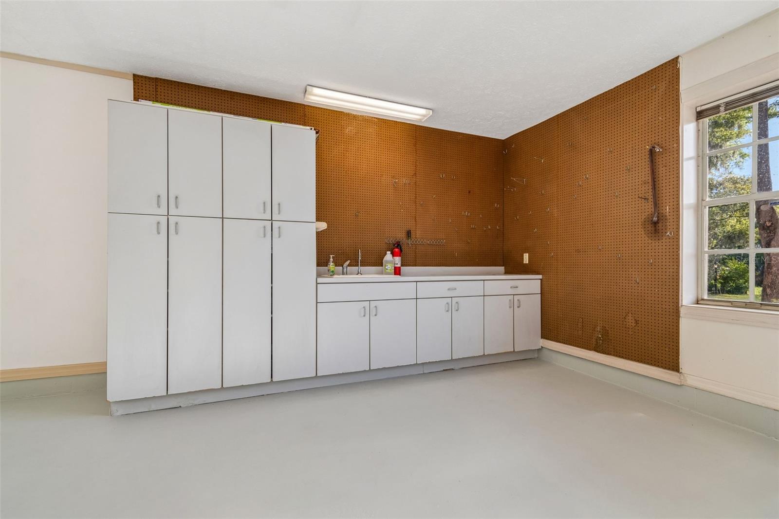 Listing photo id 52 for 2708 Bell Shoals Road