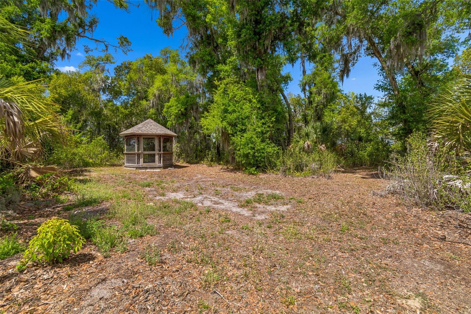 Listing photo id 68 for 2708 Bell Shoals Road