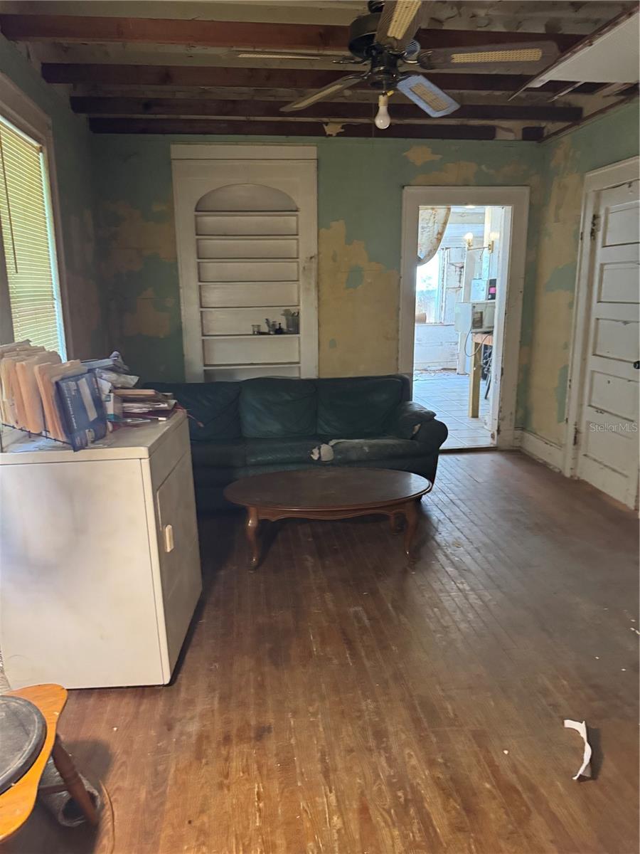 Image 12 of 20 For 707 Prospect Avenue