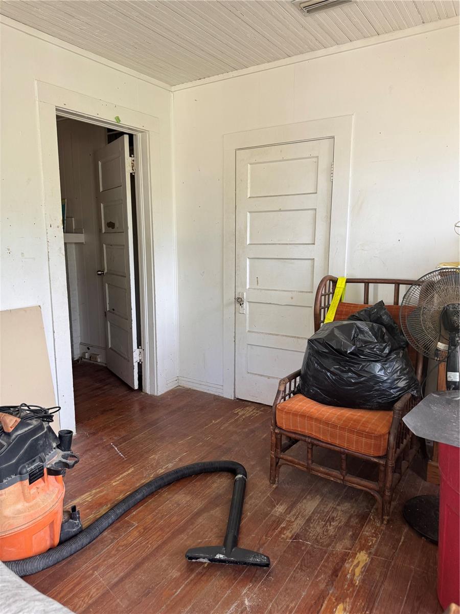 Image 14 of 20 For 707 Prospect Avenue