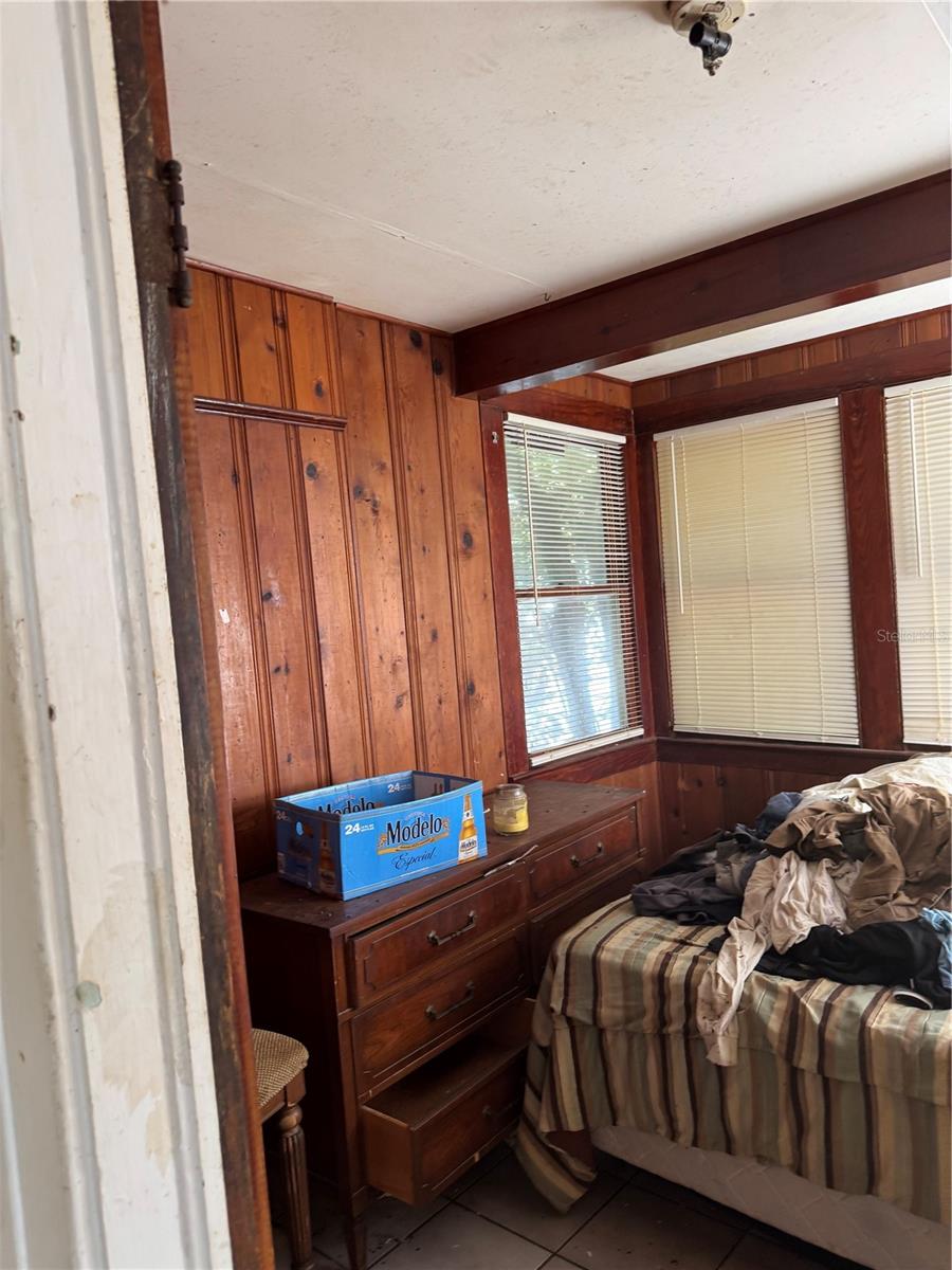 Image 6 of 20 For 707 Prospect Avenue