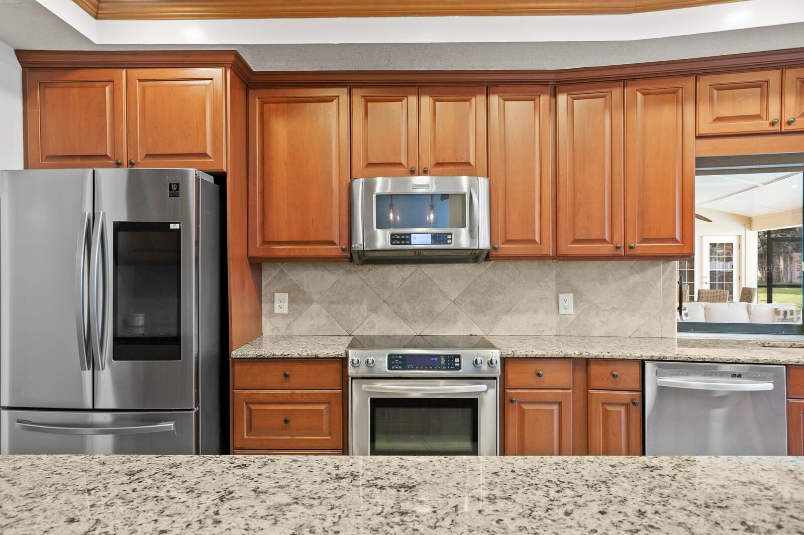 Listing photo id 11 for 11504 Moffat Place