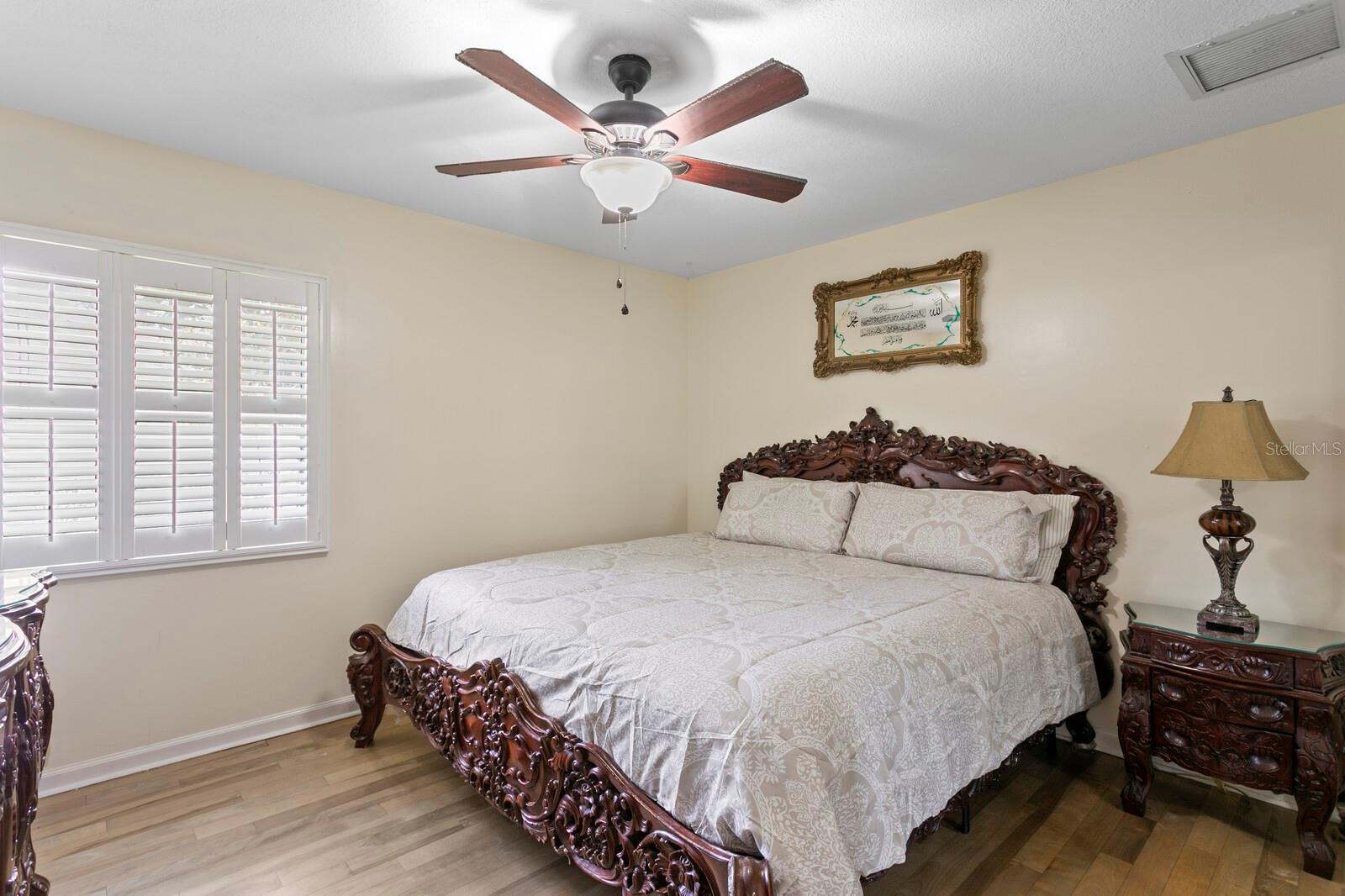 Listing photo id 29 for 11504 Moffat Place