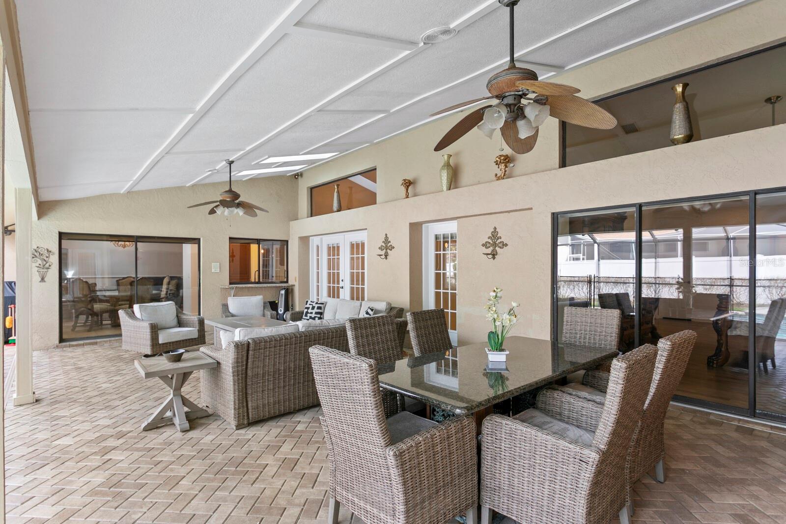 Listing photo id 38 for 11504 Moffat Place