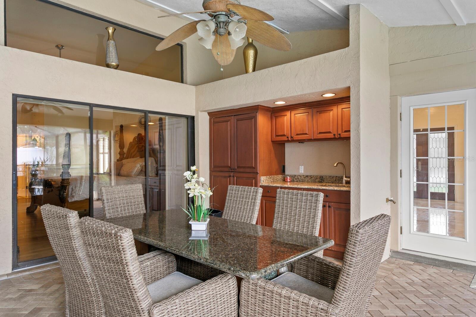 Listing photo id 39 for 11504 Moffat Place