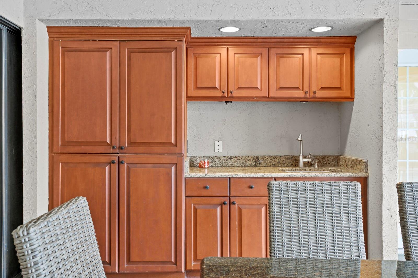 Listing photo id 40 for 11504 Moffat Place