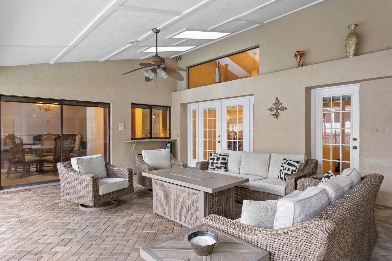 Listing photo id 41 for 11504 Moffat Place