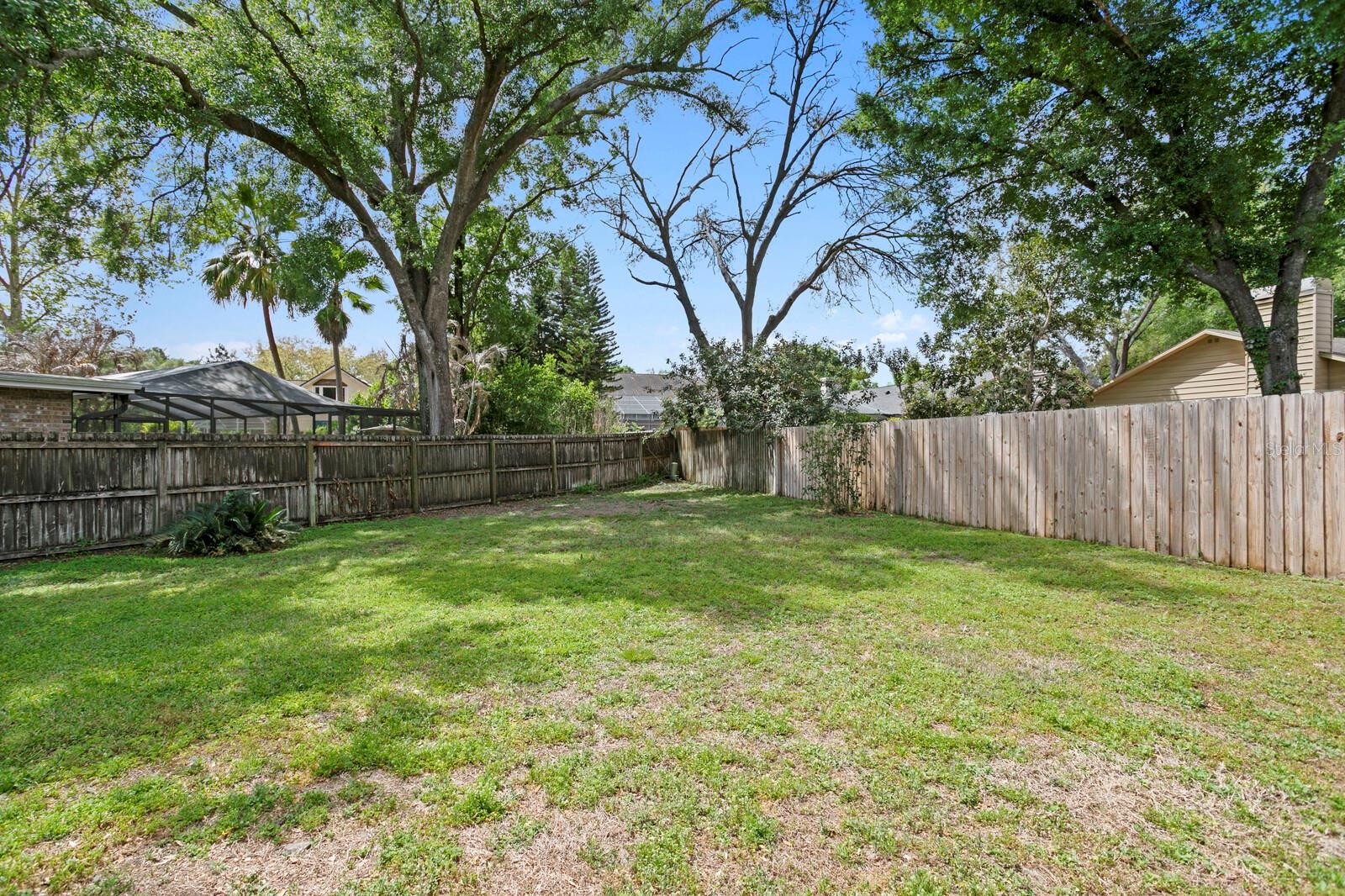 Listing photo id 46 for 11504 Moffat Place