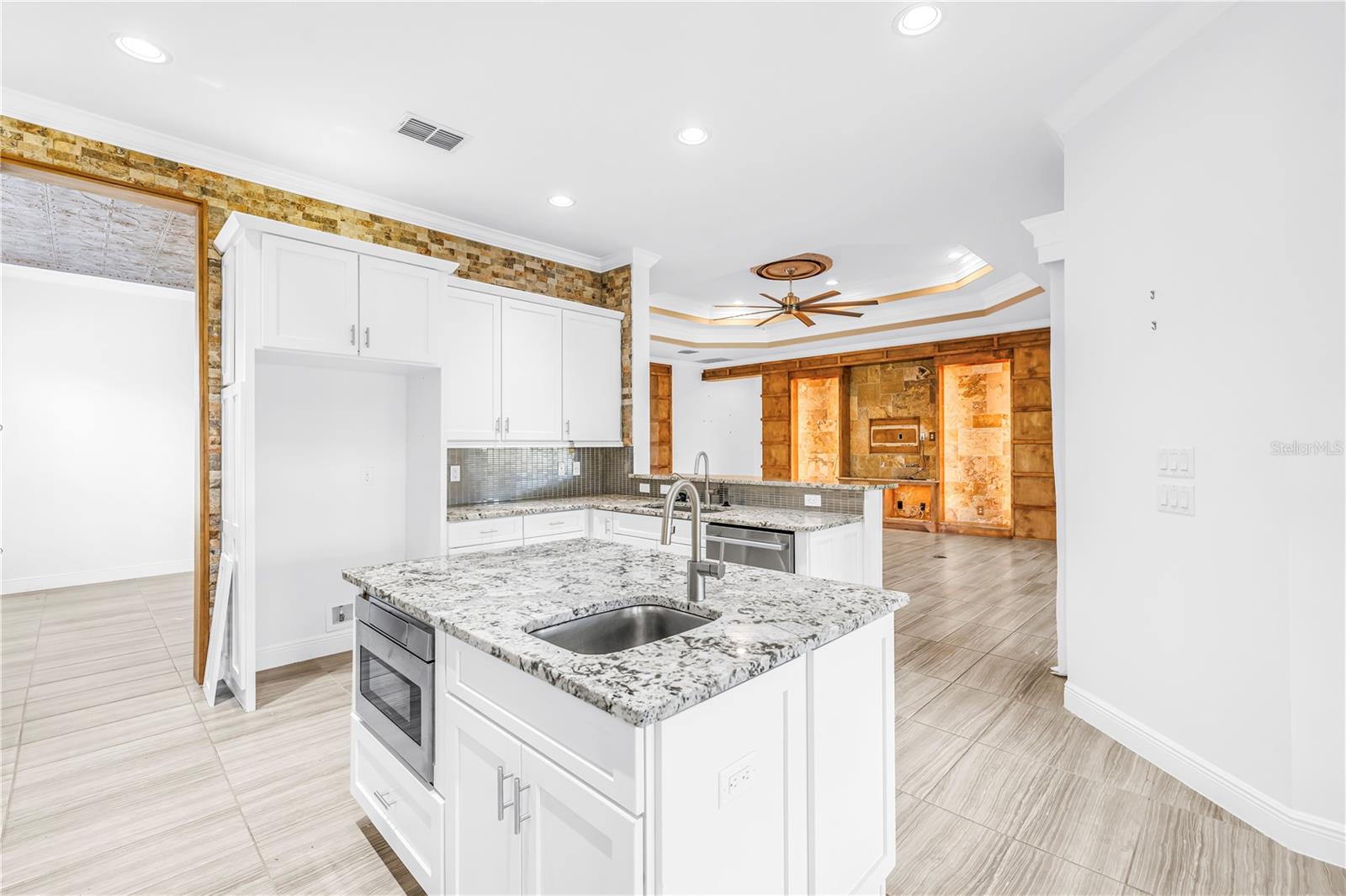 Image 10 of 56 For 15939 Cape Coral Drive