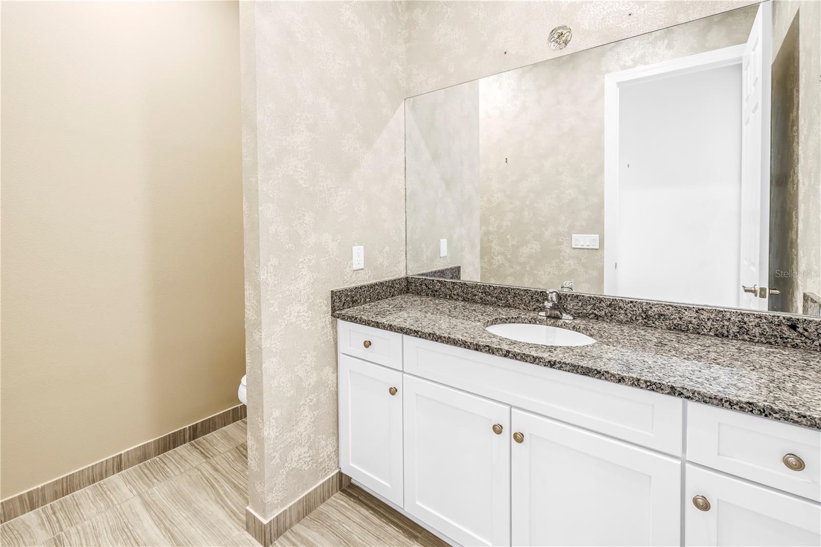 Image 17 of 56 For 15939 Cape Coral Drive