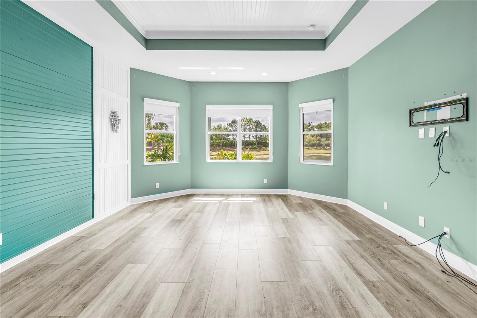 Image 18 of 56 For 15939 Cape Coral Drive