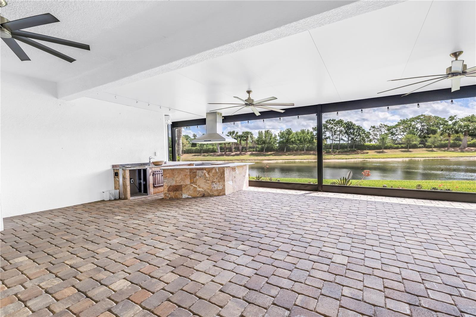 Image 22 of 56 For 15939 Cape Coral Drive