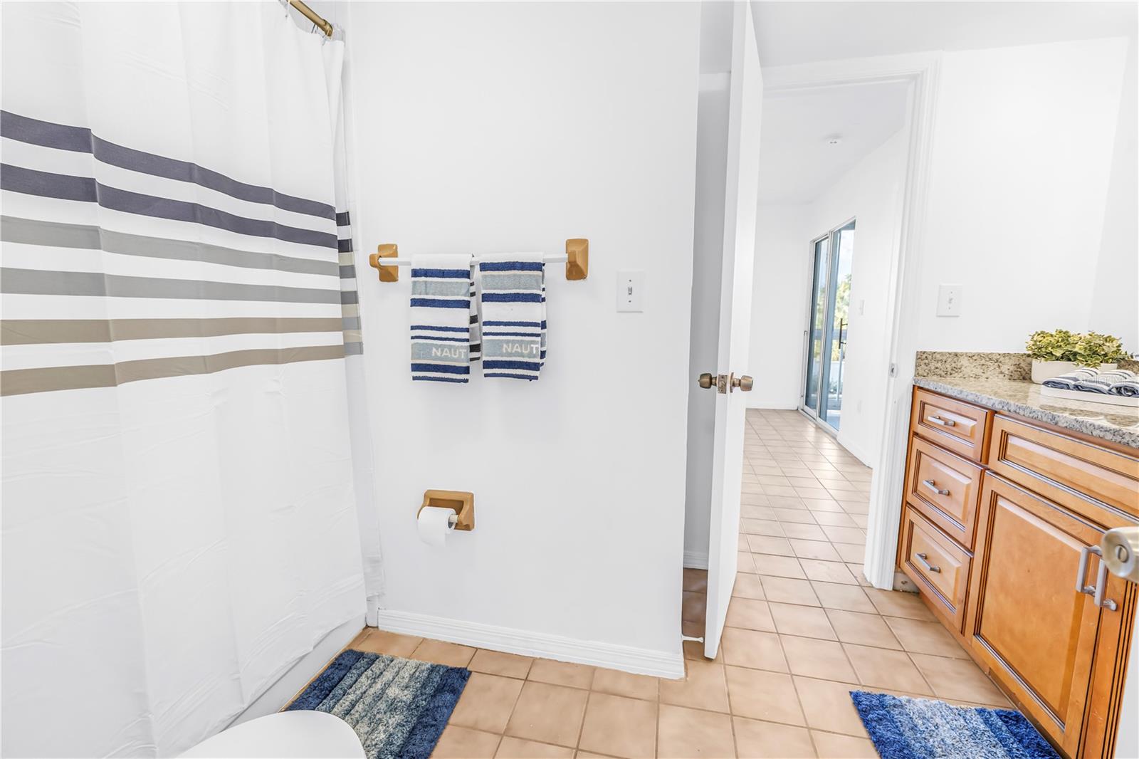 Image 22 of 32 For 6939 Stones Throw Circle N 6206