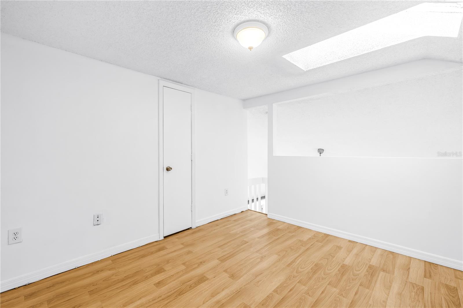 Image 28 of 32 For 6939 Stones Throw Circle N 6206