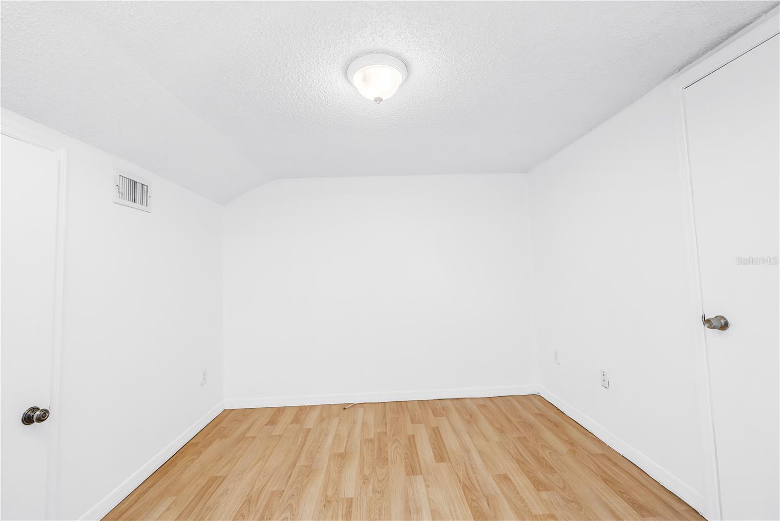 Image 29 of 32 For 6939 Stones Throw Circle N 6206