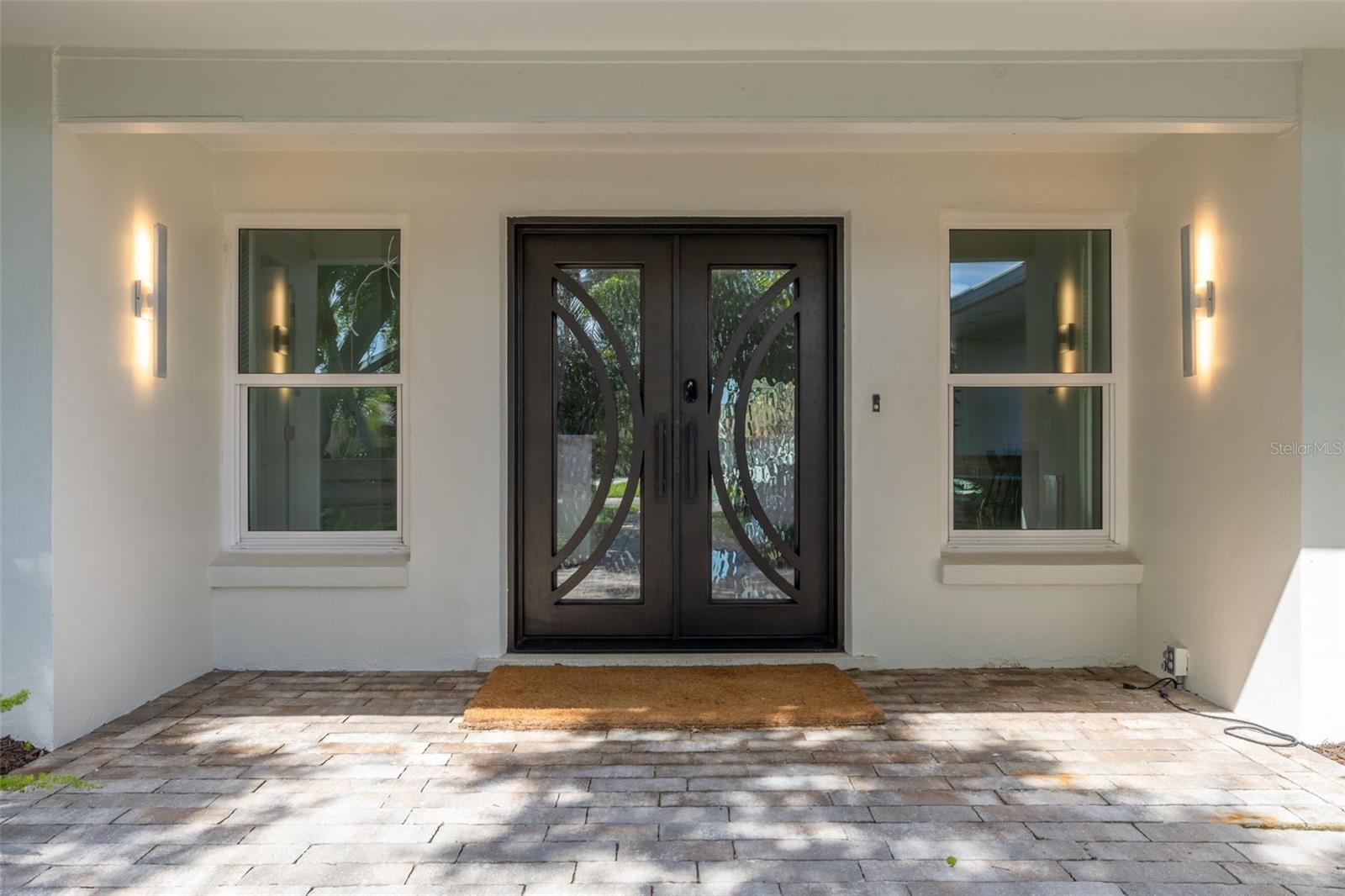 Listing photo id 9 for 3932 Versailles Drive