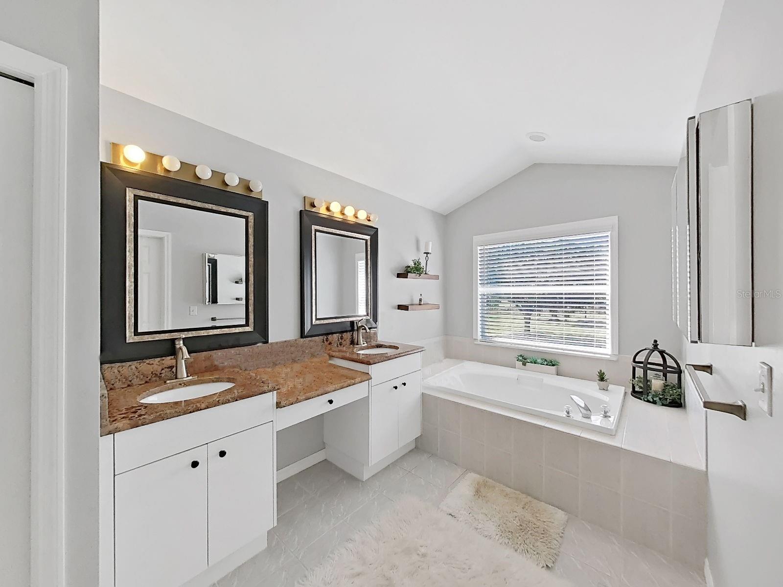 Image 24 of 49 For 1083 Misty Hollow Lane