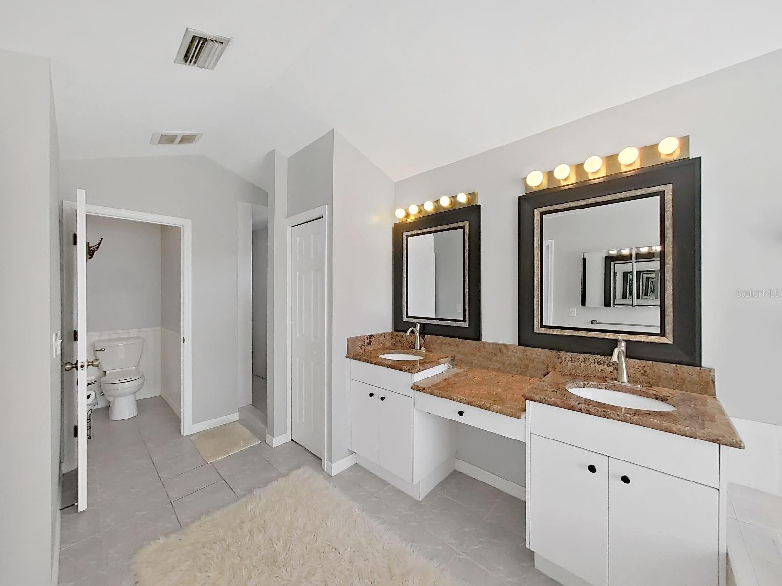 Image 25 of 49 For 1083 Misty Hollow Lane