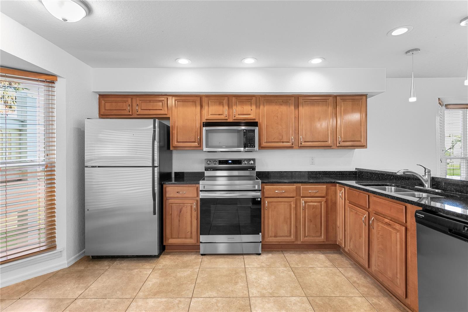 Image 13 of 28 For 10399 Paradise Boulevard 106b