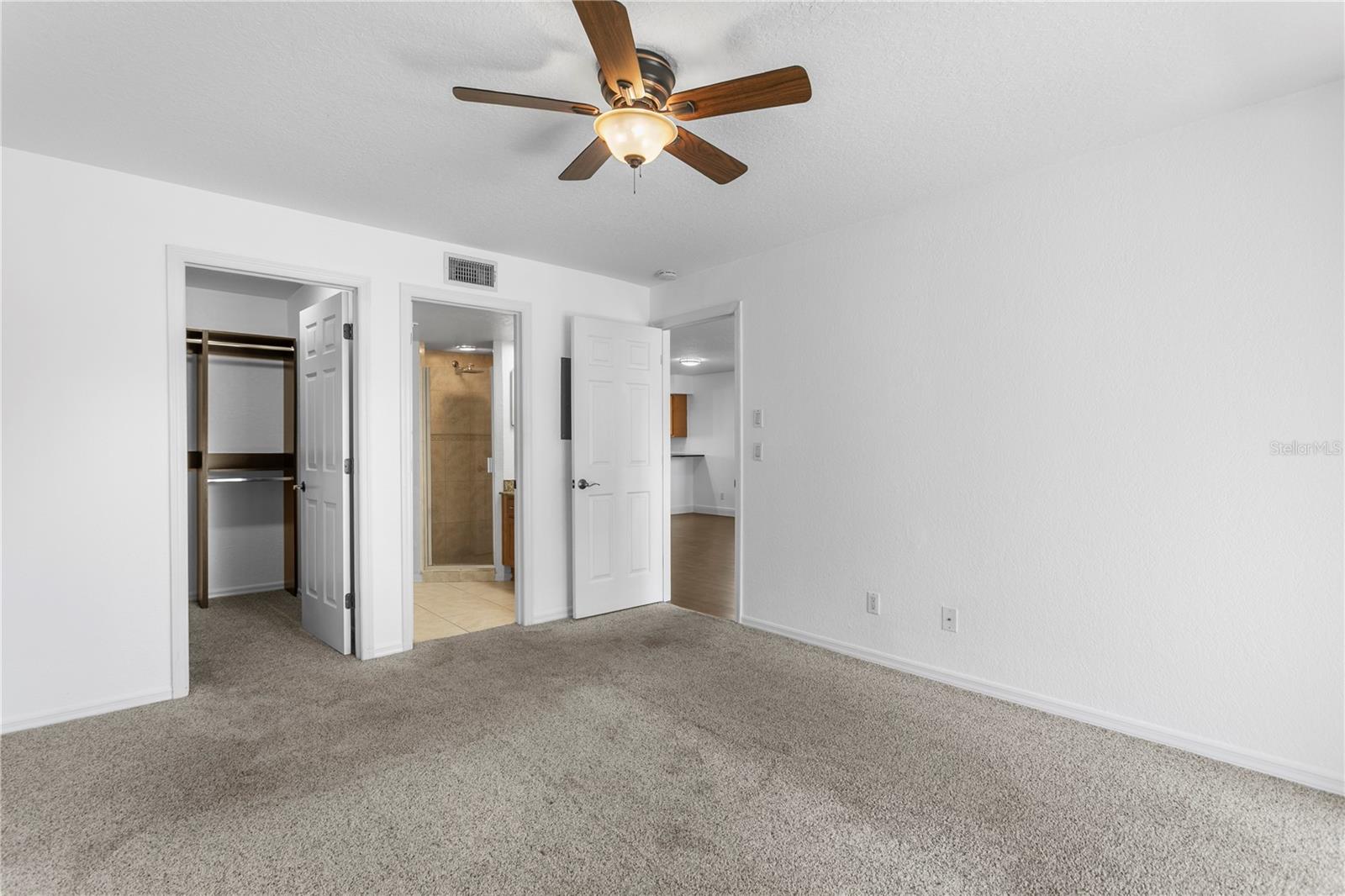 Image 15 of 28 For 10399 Paradise Boulevard 106b