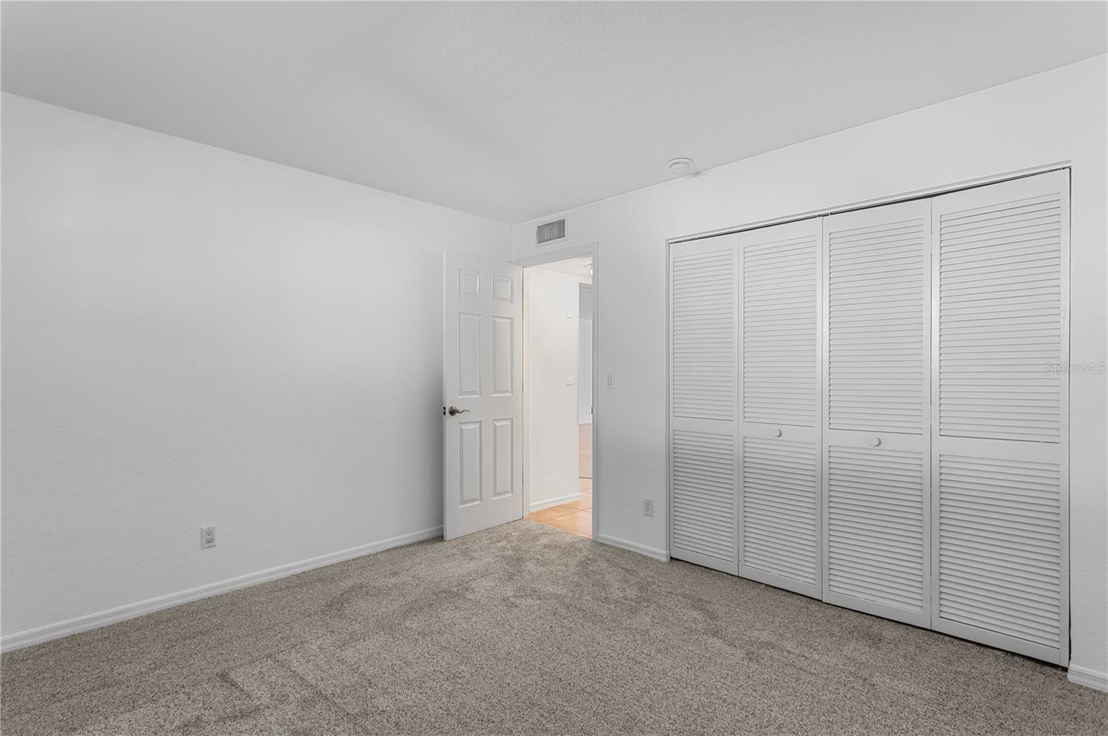 Image 19 of 28 For 10399 Paradise Boulevard 106b