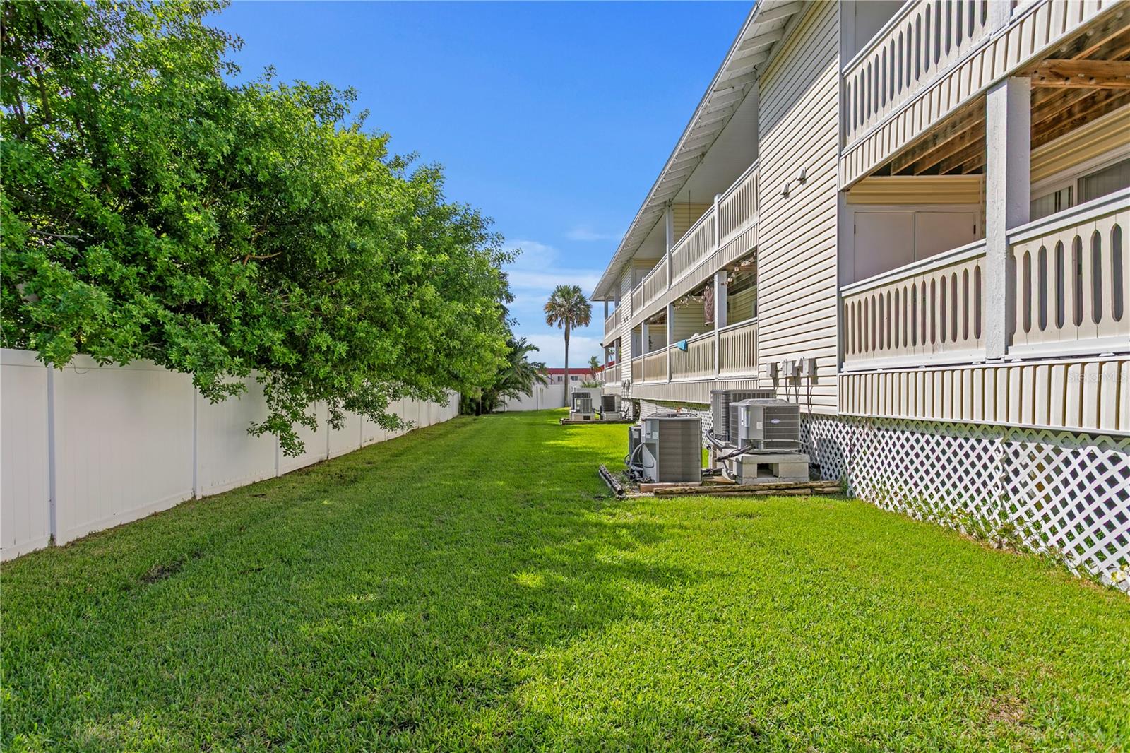 Image 26 of 28 For 10399 Paradise Boulevard 106b