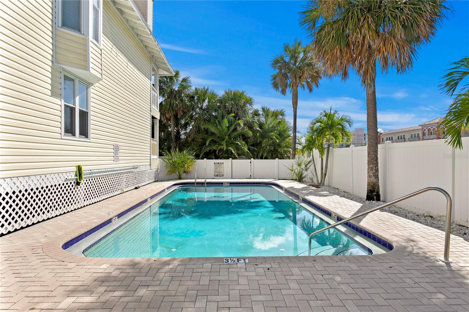 Image 28 of 28 For 10399 Paradise Boulevard 106b