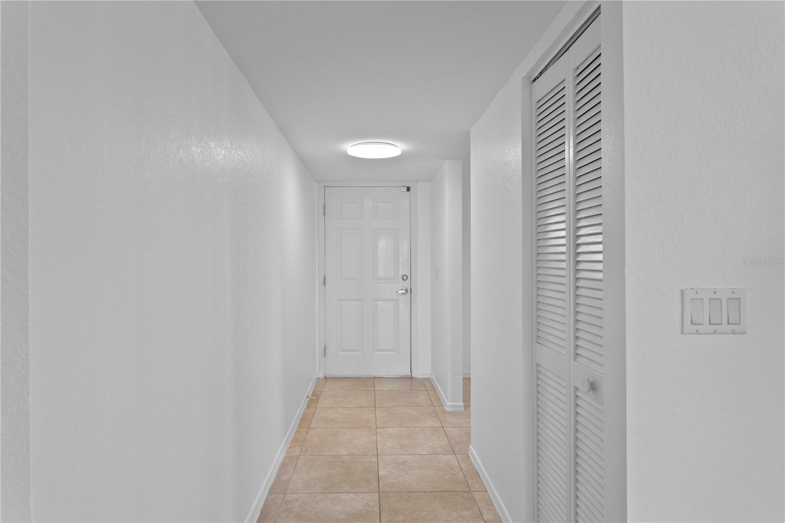 Image 5 of 28 For 10399 Paradise Boulevard 106b