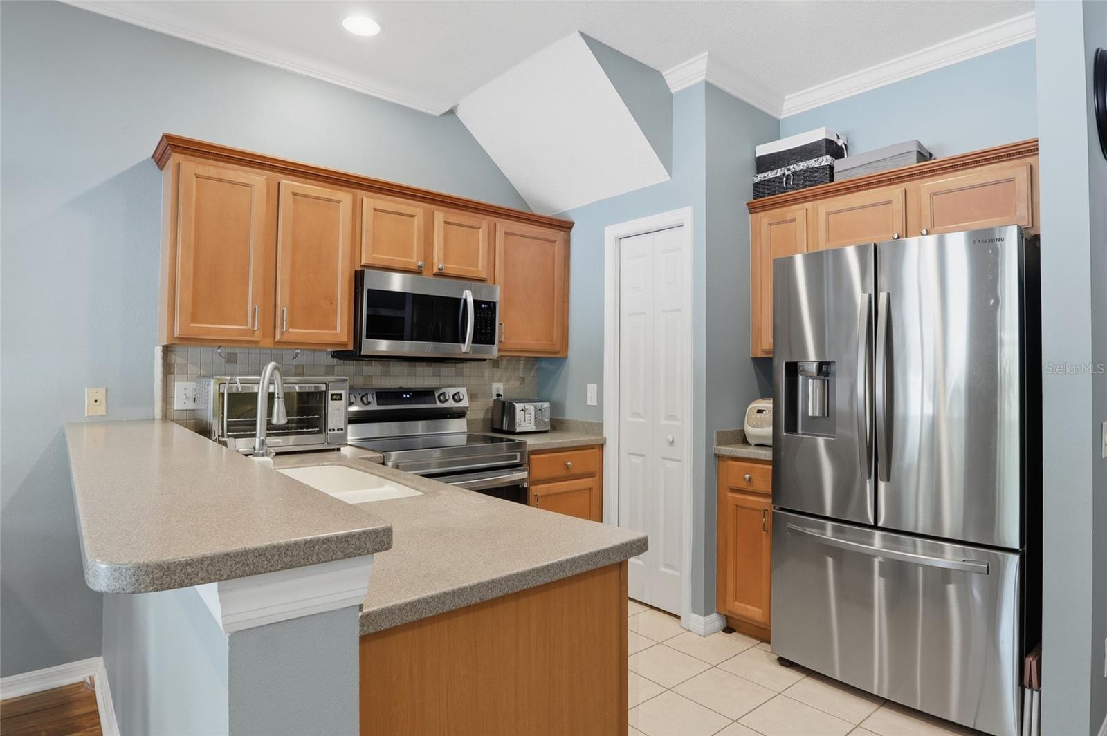 Image 13 of 42 For 542 Black Lion Drive Ne