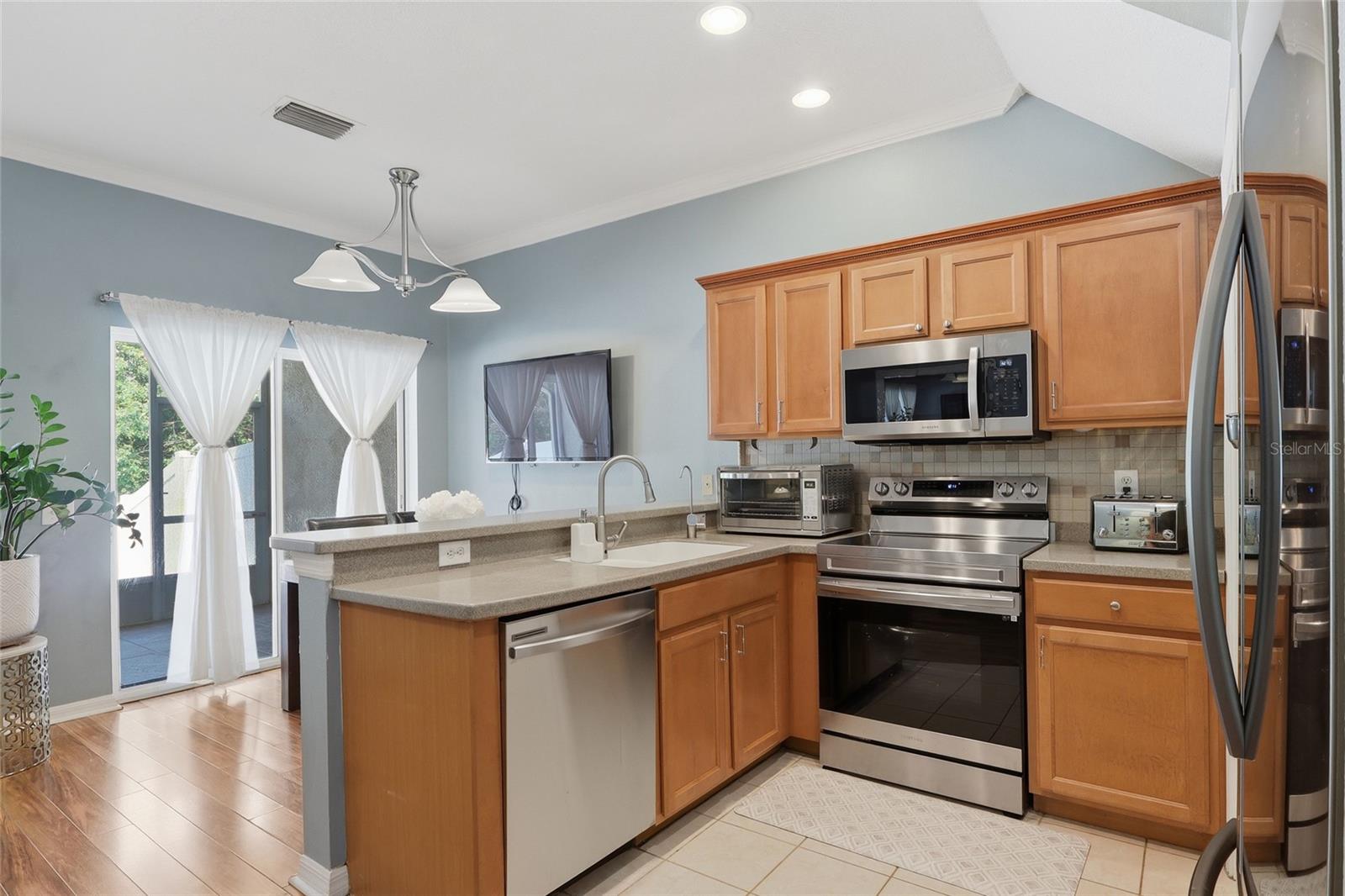 Image 14 of 42 For 542 Black Lion Drive Ne