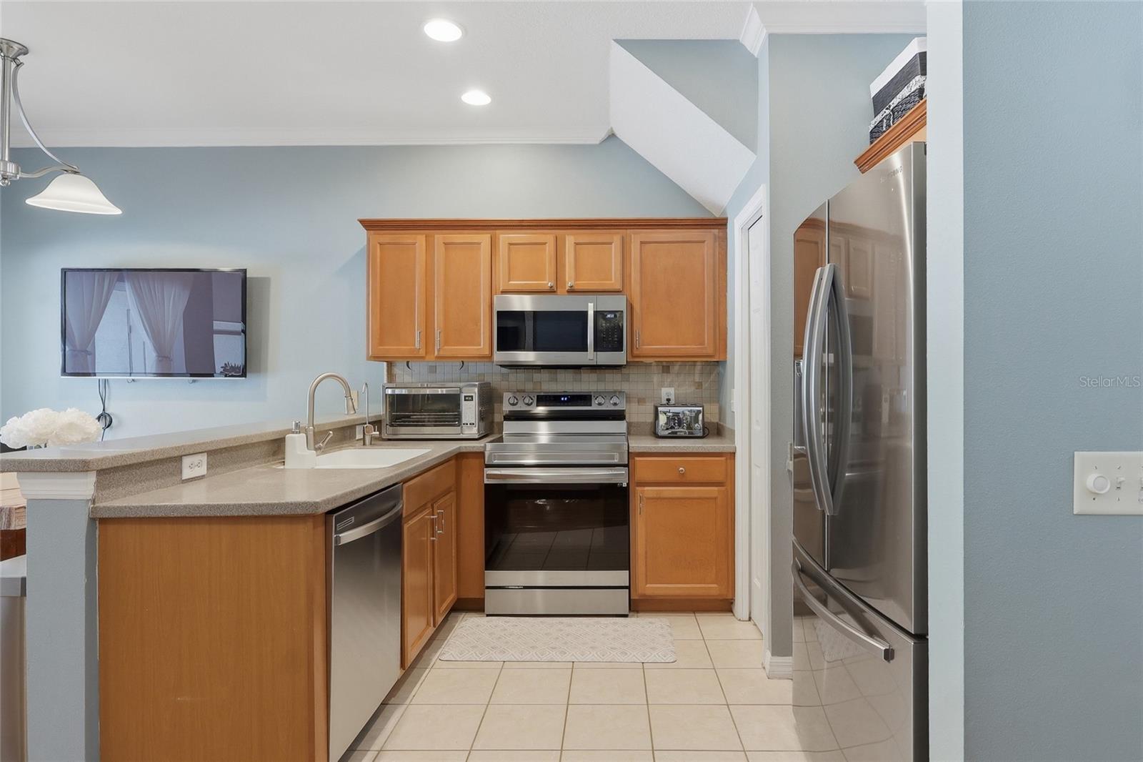 Image 16 of 42 For 542 Black Lion Drive Ne