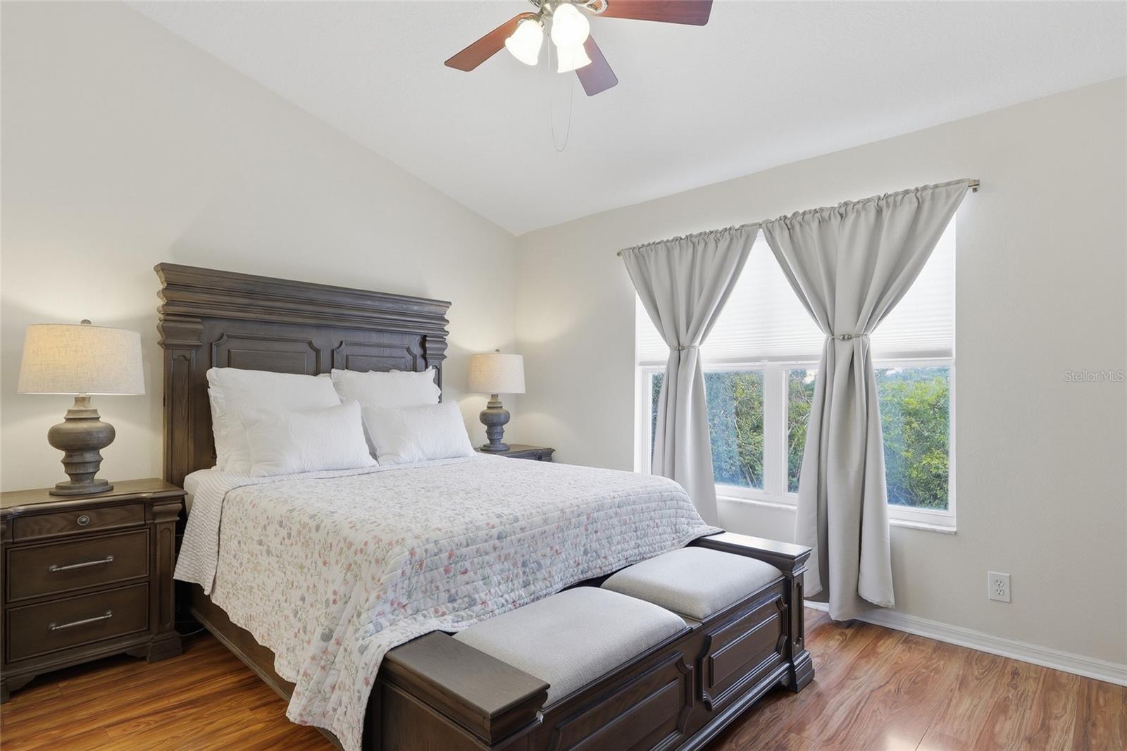 Image 18 of 42 For 542 Black Lion Drive Ne