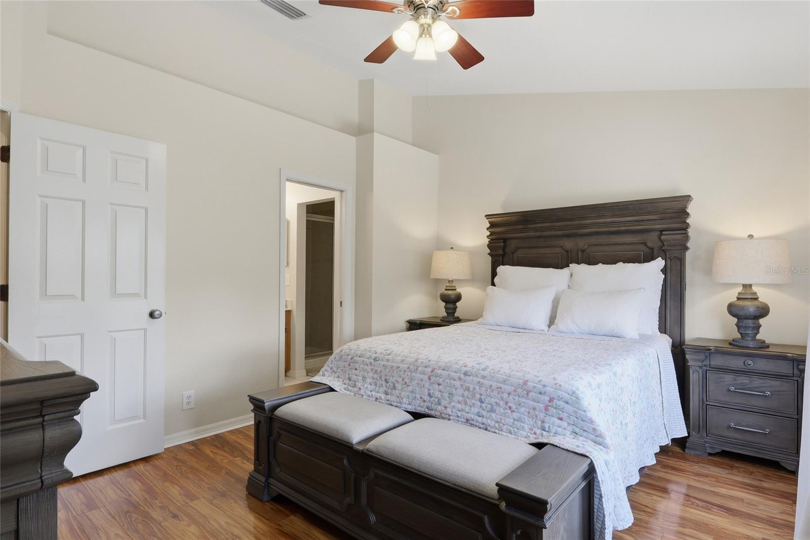 Image 19 of 42 For 542 Black Lion Drive Ne