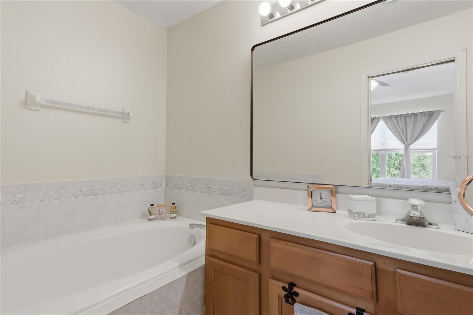 Image 24 of 42 For 542 Black Lion Drive Ne