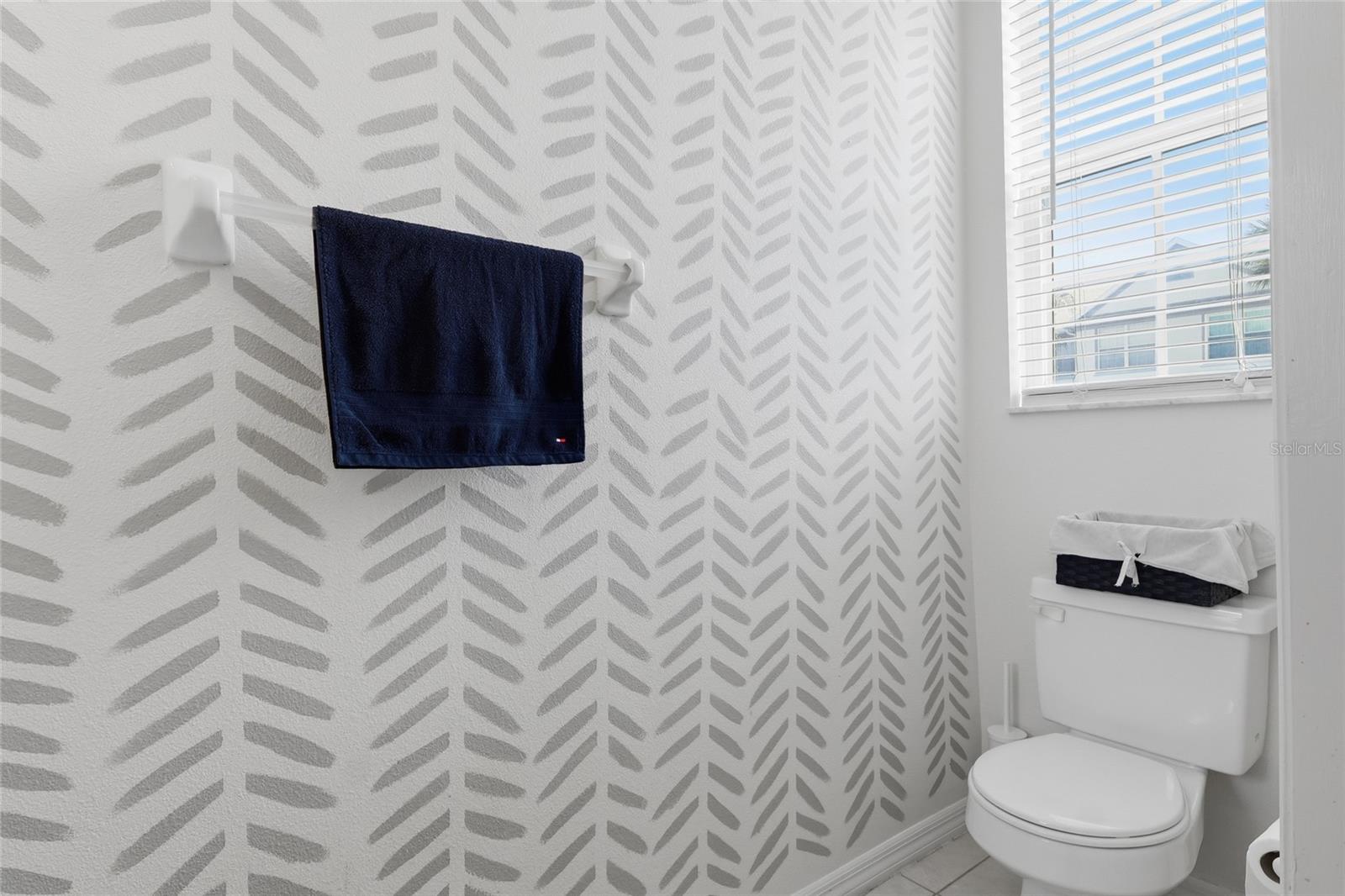 Image 27 of 42 For 542 Black Lion Drive Ne