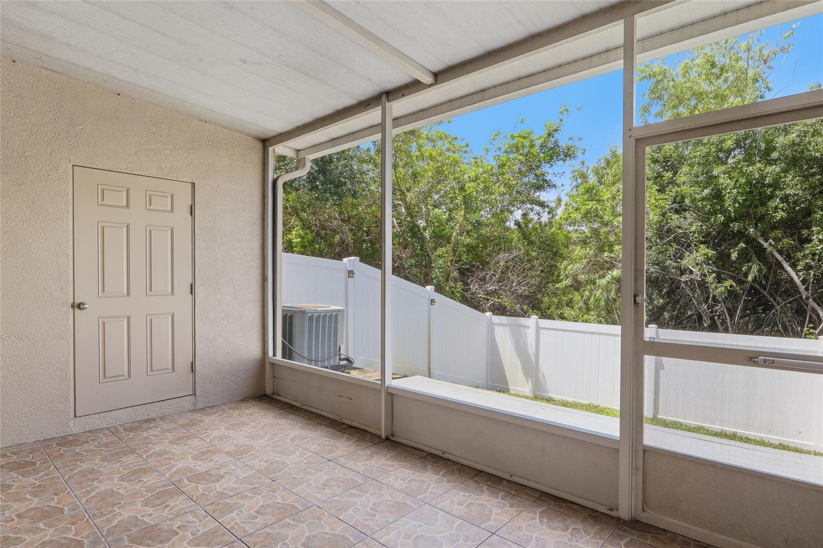 Image 6 of 42 For 542 Black Lion Drive Ne