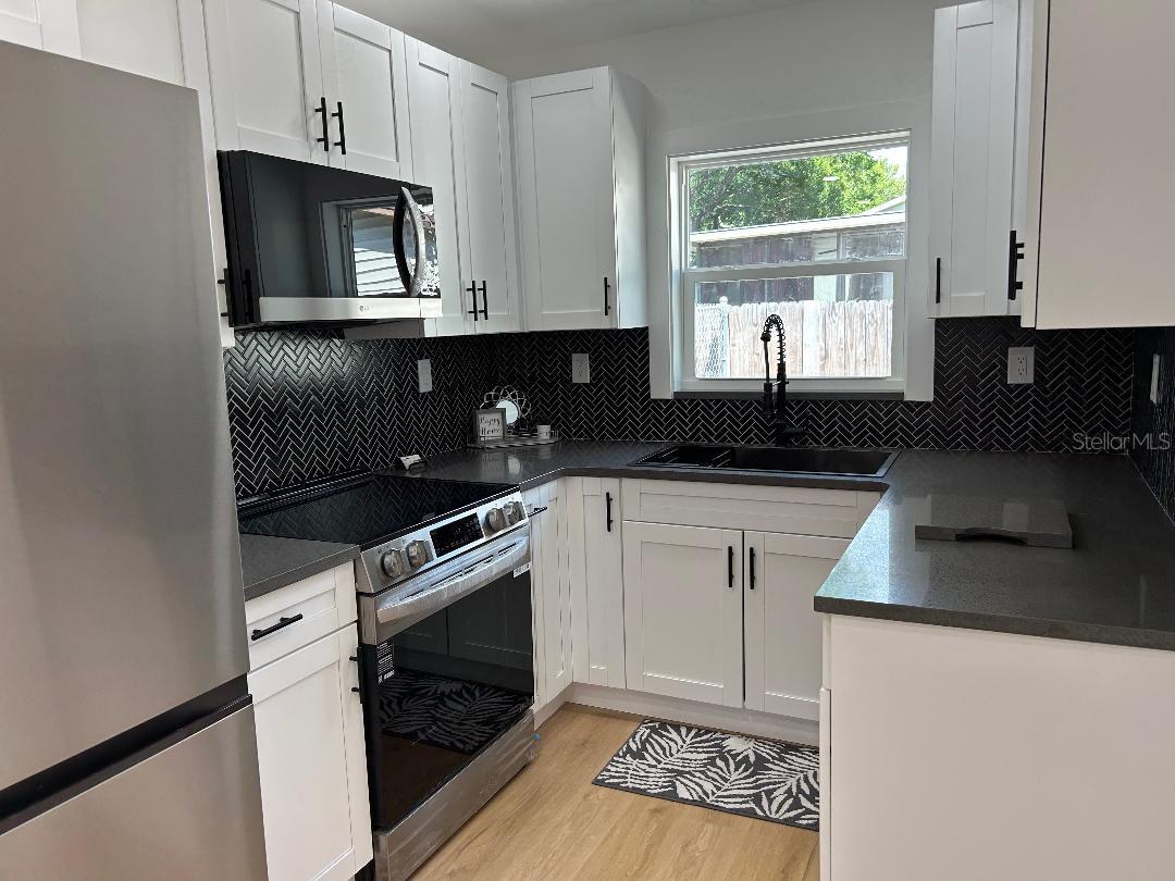 Image 4 of 28 For 4611 Mcelroy Avenue