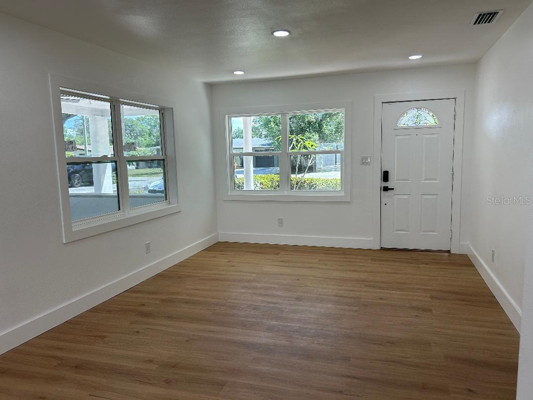 Image 5 of 28 For 4611 Mcelroy Avenue