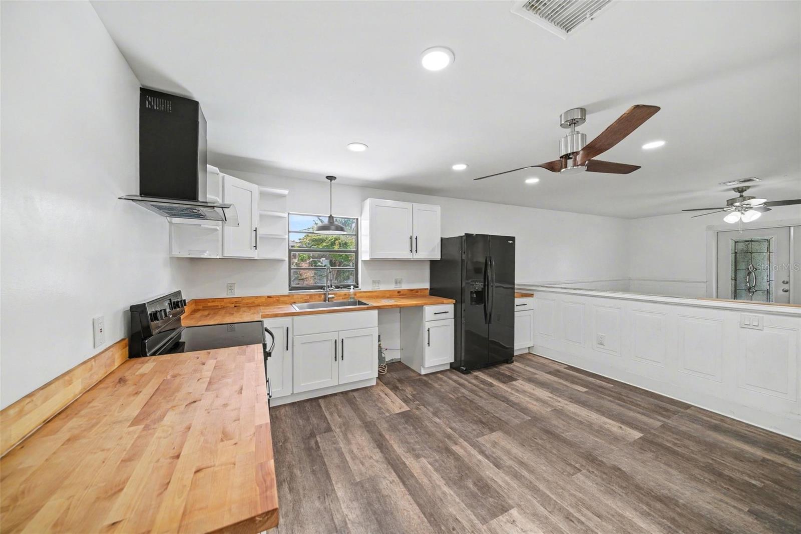 Image 14 of 31 For 10938 Salt Tree Drive