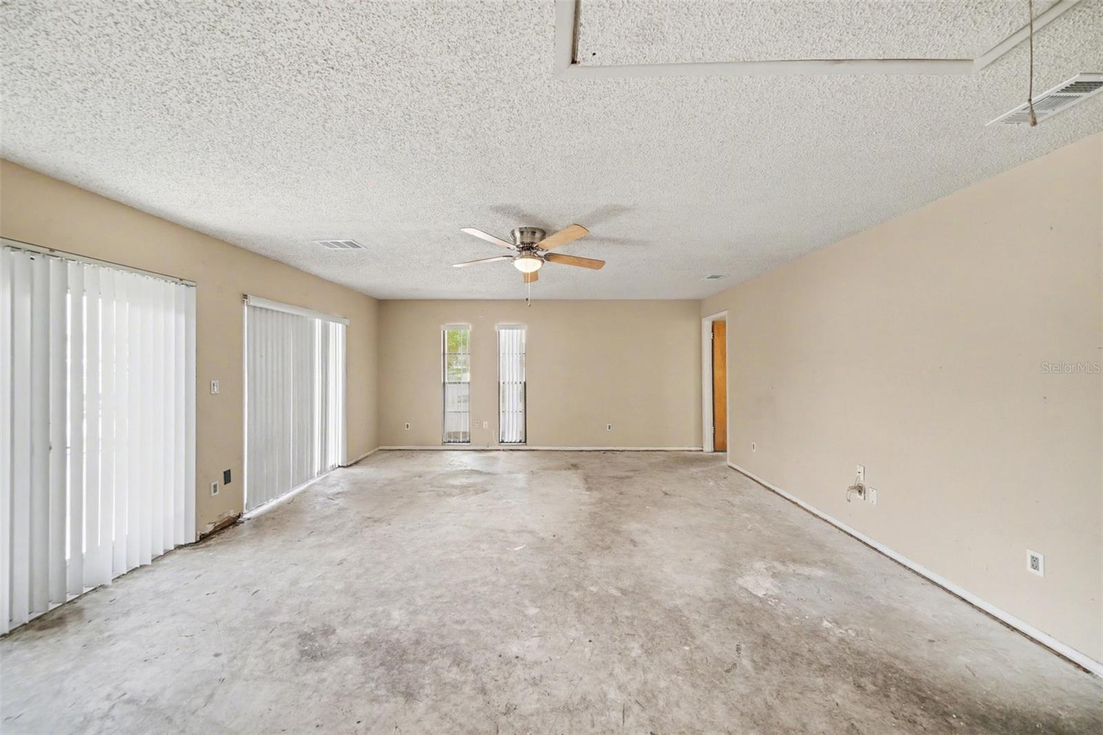 Image 17 of 31 For 10938 Salt Tree Drive