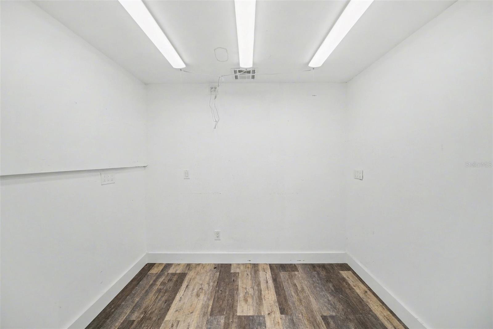 Image 5 of 31 For 10938 Salt Tree Drive