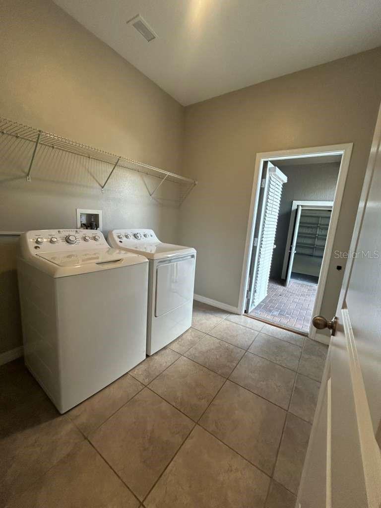 Image 19 of 49 For 4609 Bexley Village Drive