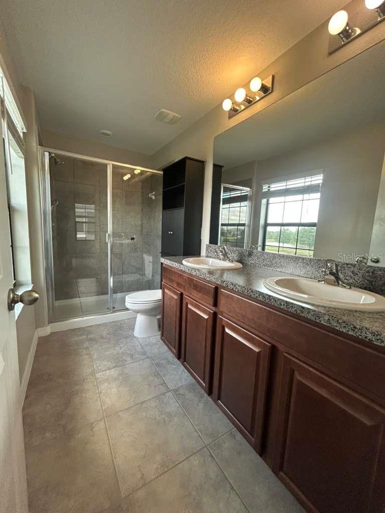 Image 32 of 49 For 4609 Bexley Village Drive