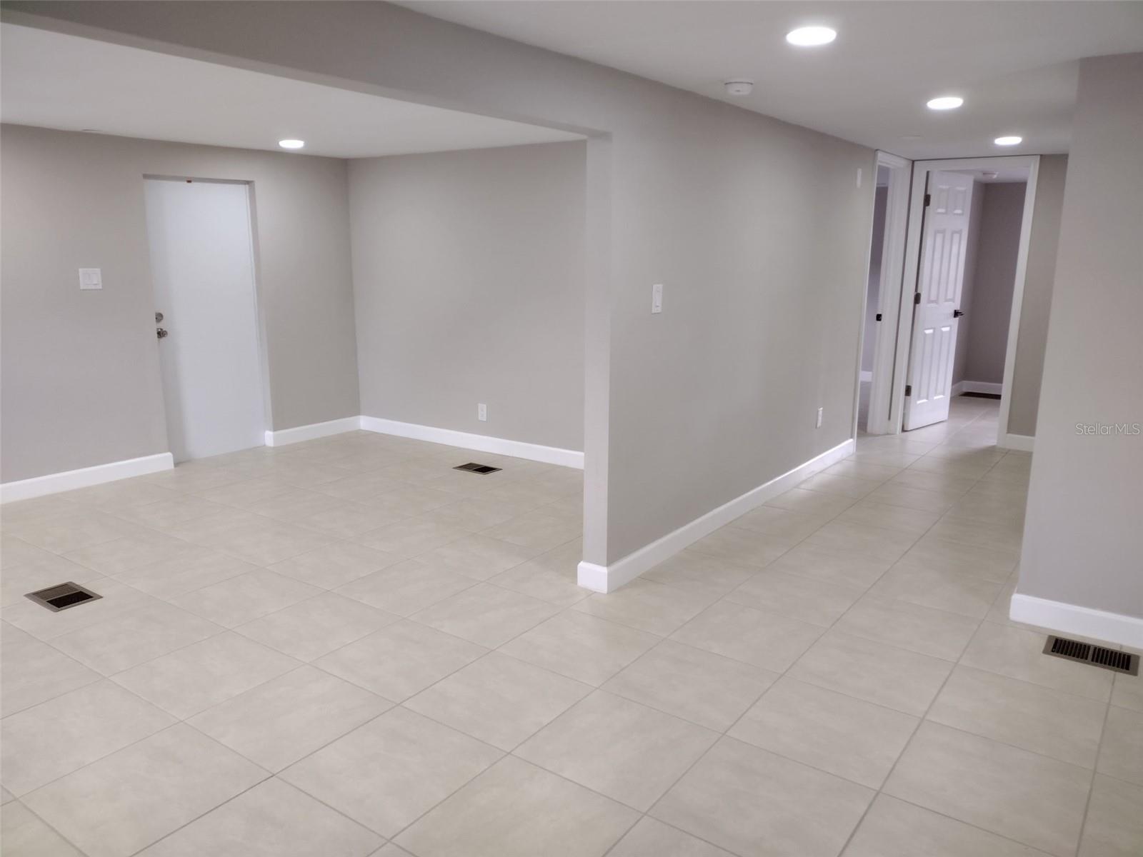 Listing photo id 9 for 9026 Bourbon Street