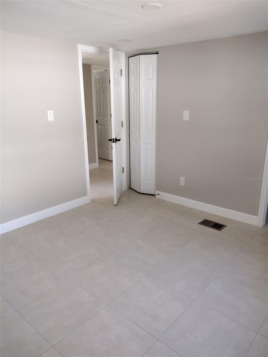 Listing photo id 11 for 9026 Bourbon Street