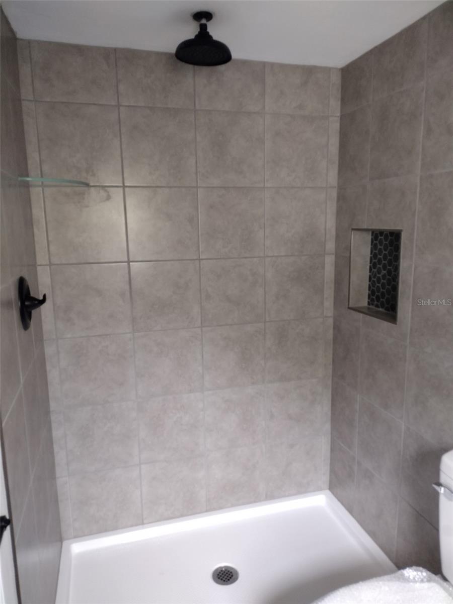 Listing photo id 16 for 9026 Bourbon Street