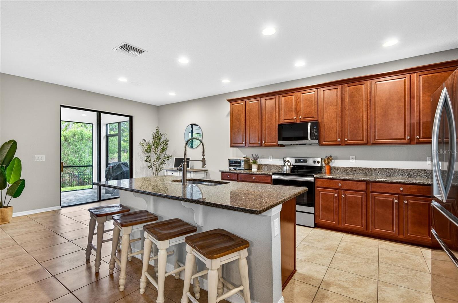 Image 10 of 47 For 8060 Roma Dune Drive