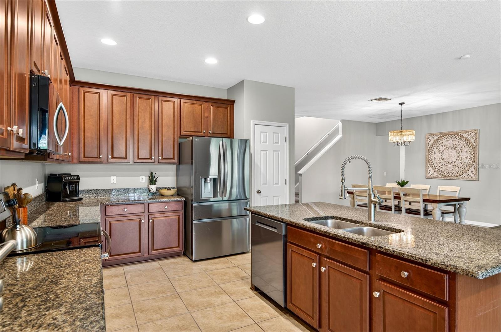 Image 11 of 47 For 8060 Roma Dune Drive