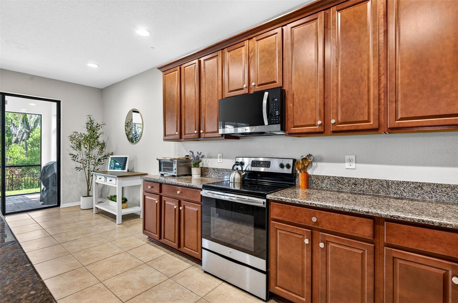 Image 12 of 47 For 8060 Roma Dune Drive